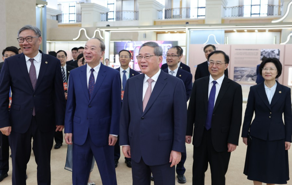 李强座谈会2.jpeg